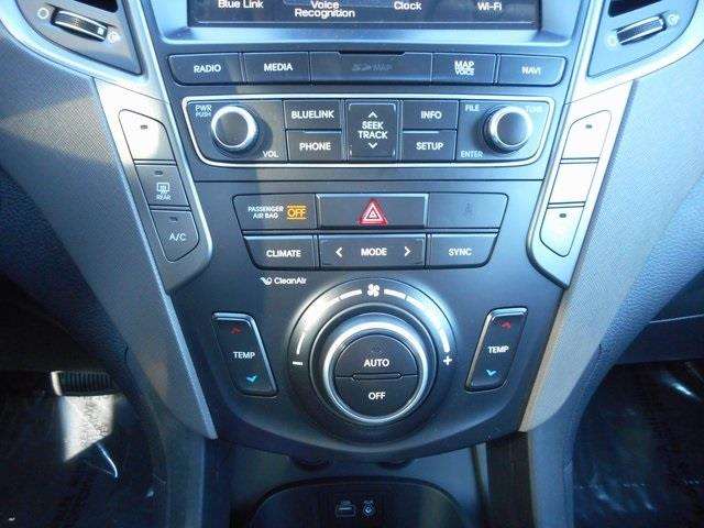 Hyundai Santa Fe 2017 photo 17